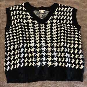 Houndstooth Cato Sweater Vest - Fall/Winter Clothing